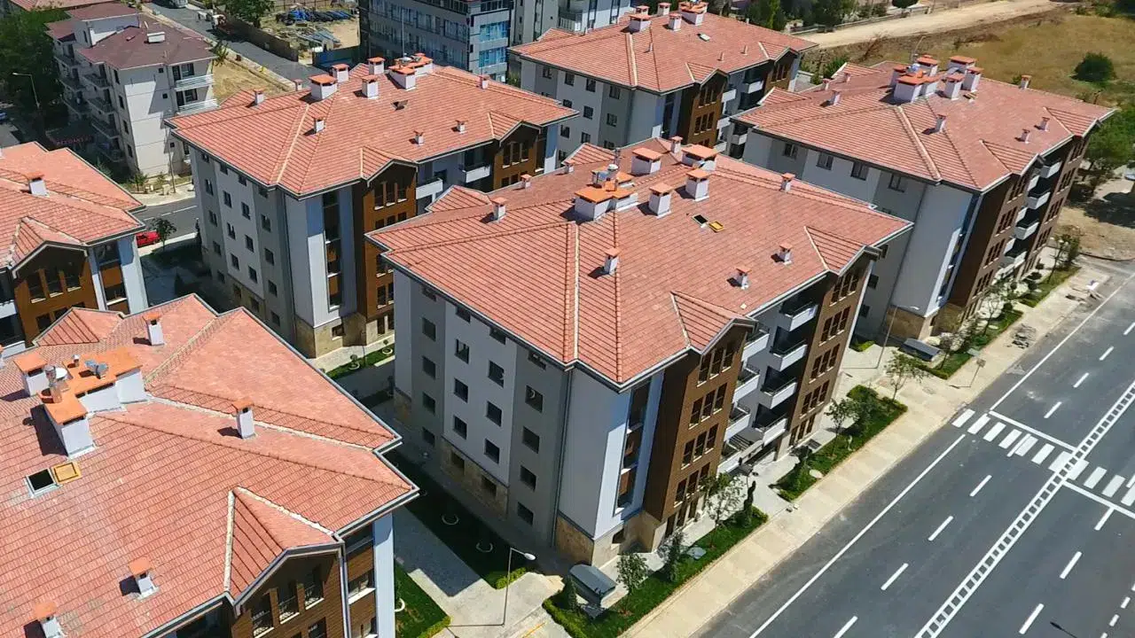 Maaşlı Gençlerin Konut ve Araç Alımı Endişesi: 64 İlde 20 Bin Konut Satışa Sunuluyor